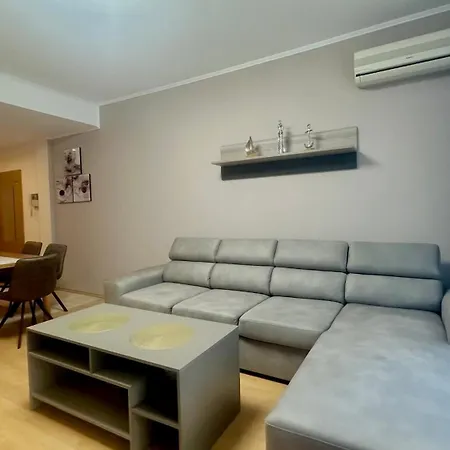 Apartment Bratanov Flower Street