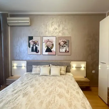 Bratanov Avenue Center Apartment